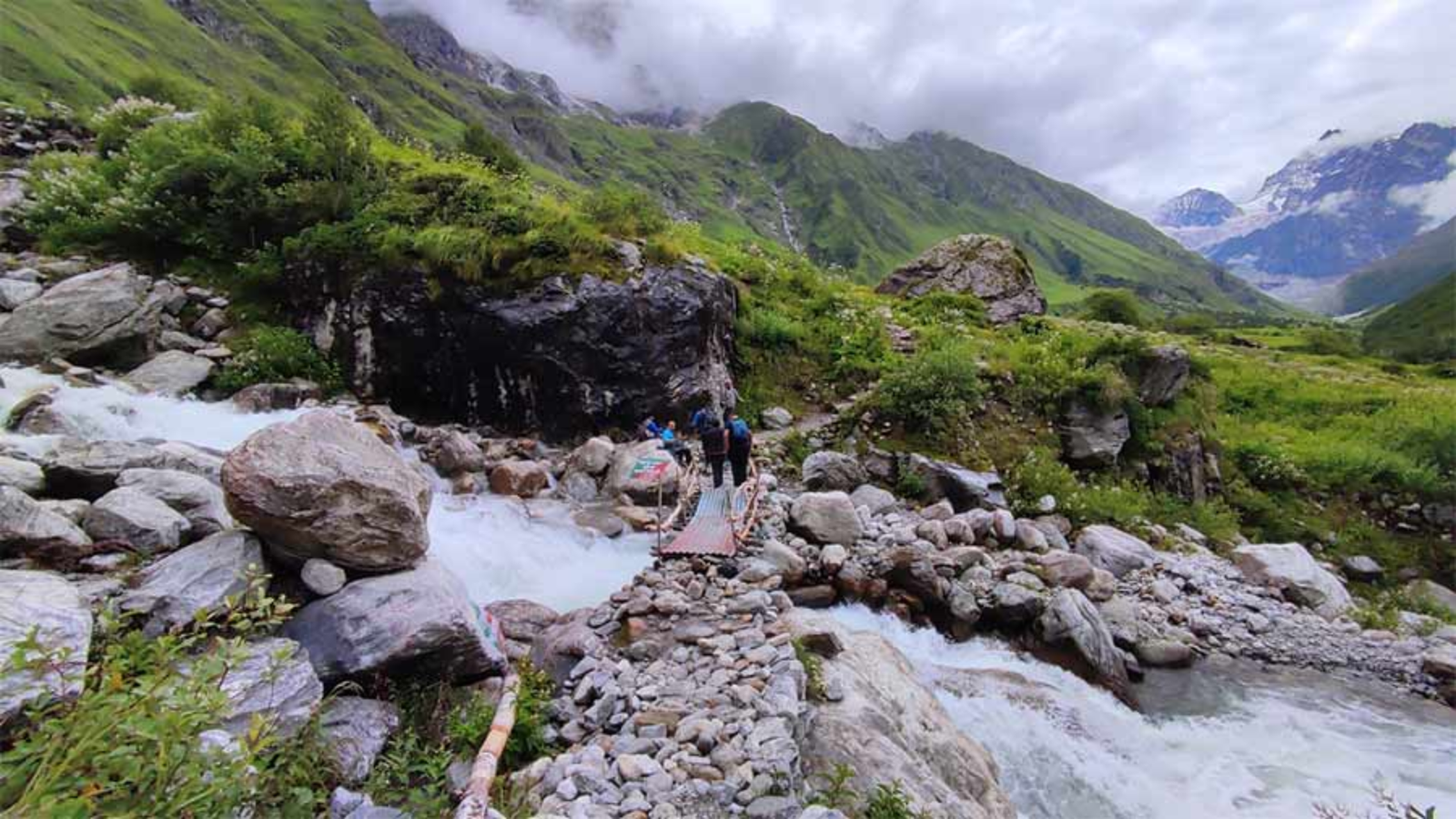 Govindghat To Ghangaria Via Poolna | First Trek Day Along Pushpawati River